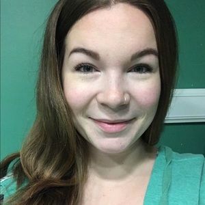 Meet your Posher, Emilee